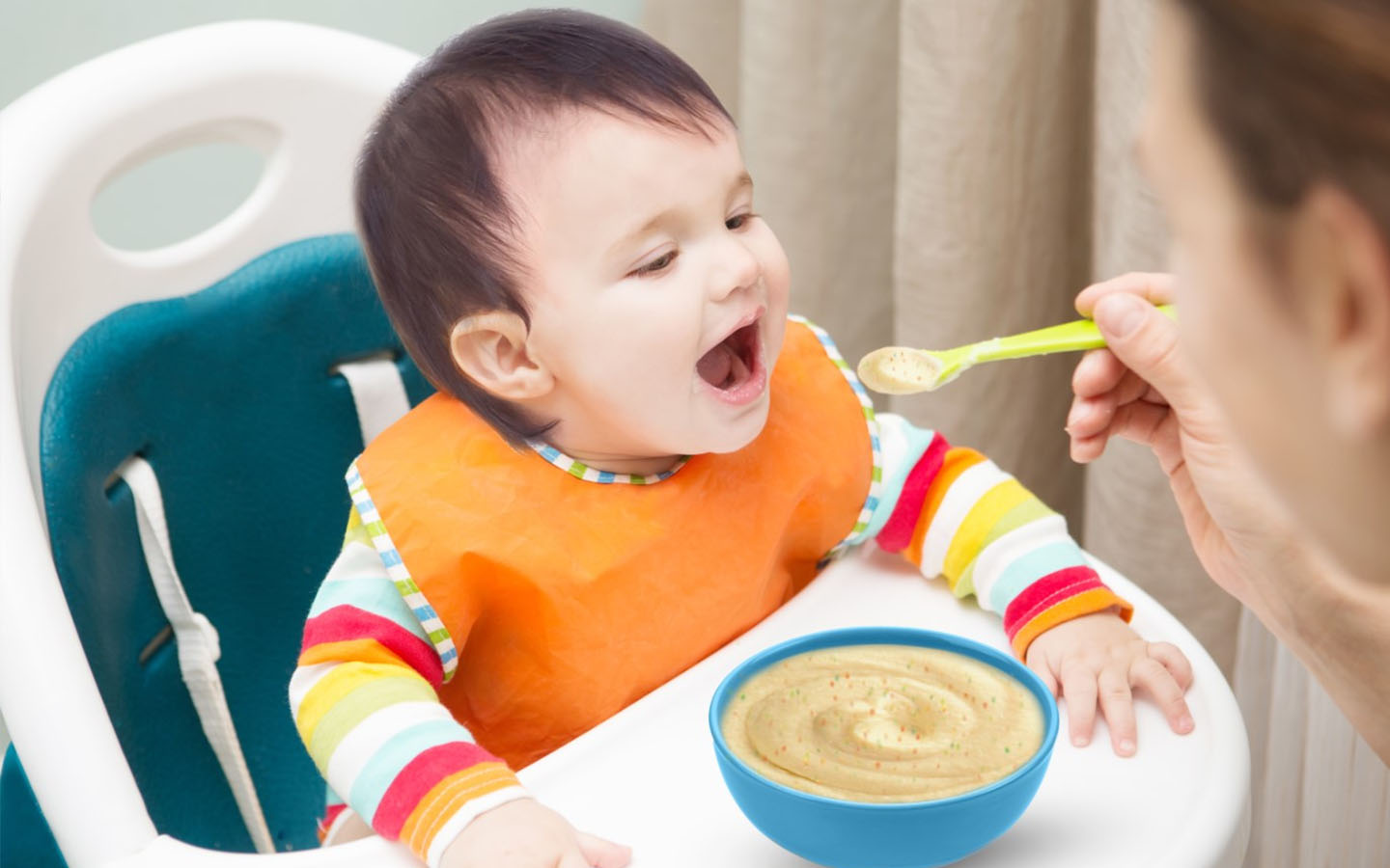 Bé mấy tháng ăn được hạt macca