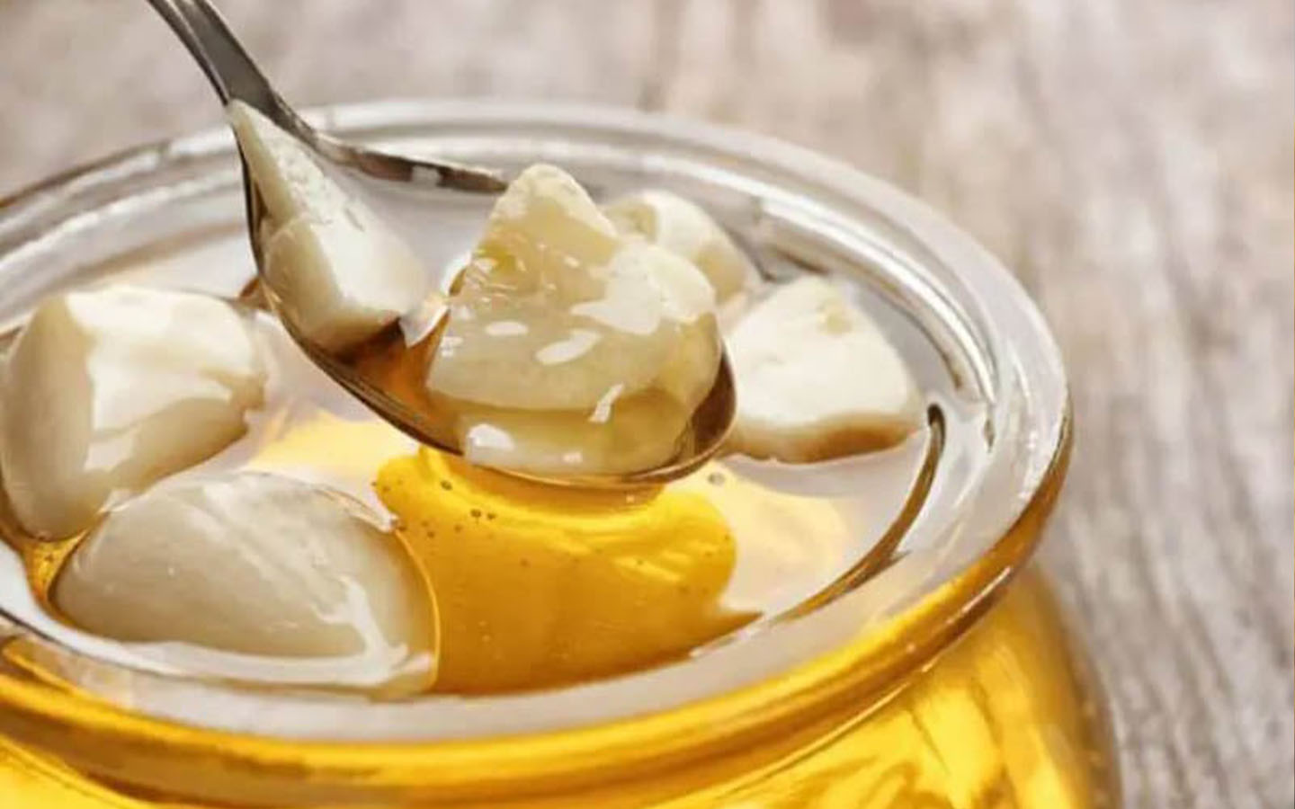 Tỏi ngâm mật ong để được bao lâu
